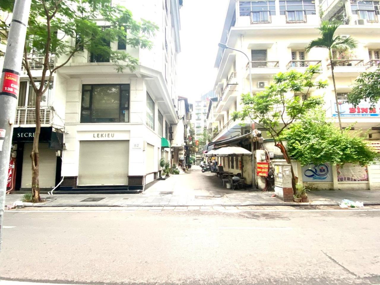 Cozy Homestay With Large Bed, Private Bathroom, Large Balcony Hanoi Buitenkant foto