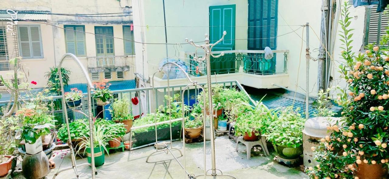 Cozy Homestay With Large Bed, Private Bathroom, Large Balcony Hanoi Buitenkant foto